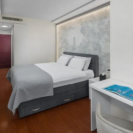 Hotel Tomi 4*