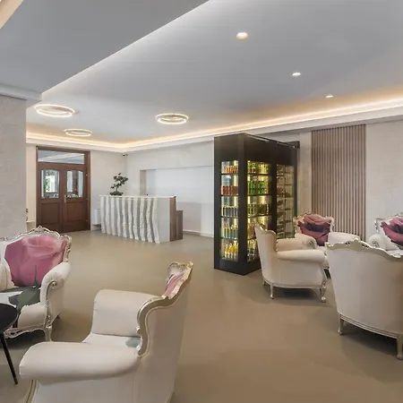 Tomi Hotel