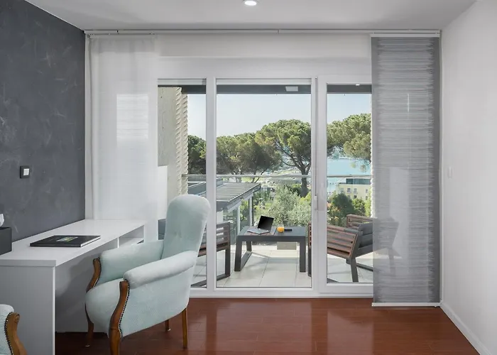 托米酒店 酒店 4*